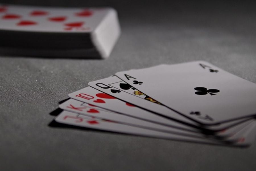 Dudas frecuentes de principiantes sobre cómo jugar al poker - -