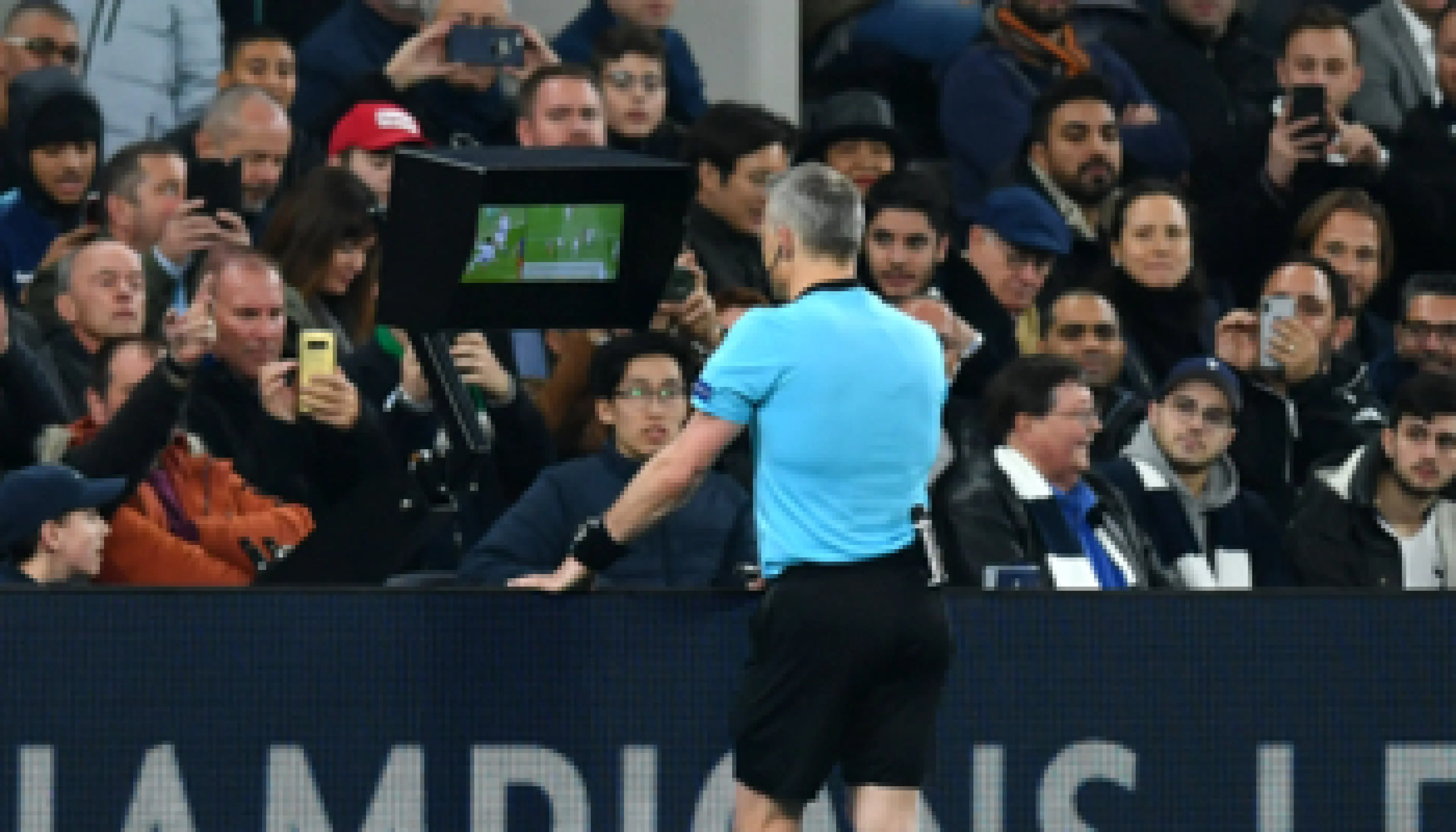 El VAR en el fútbol | bwin