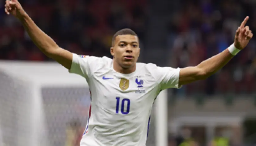 Mbappe celebra un gol en la UEFA Nations League